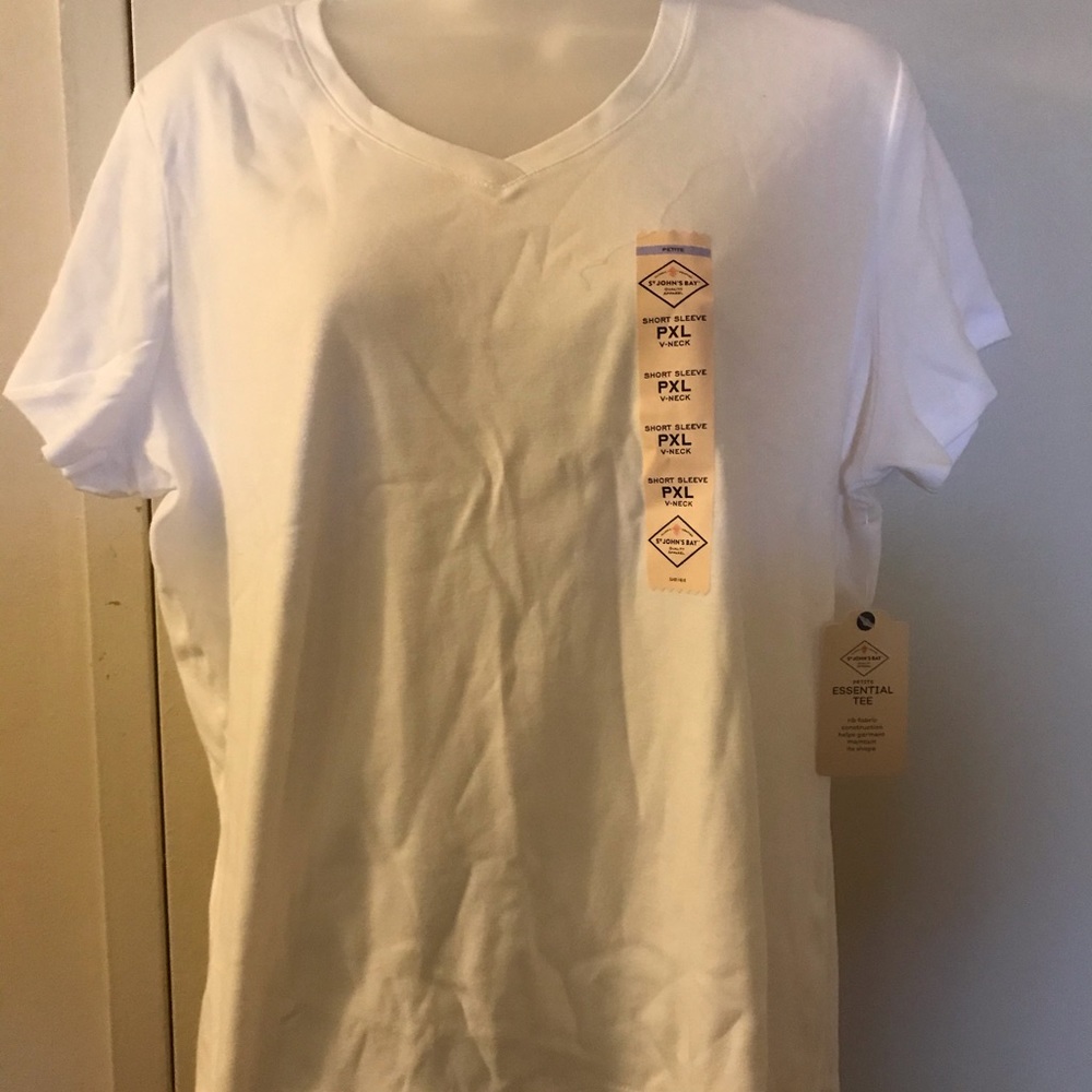 White essential tee